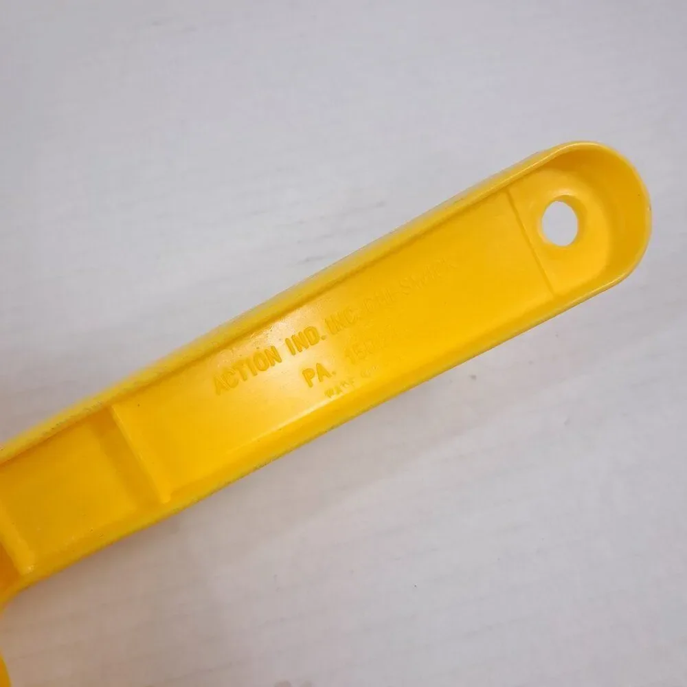 Vintage Action Ind Inc Yellow Plastic Colander Strainer Handle‎ Cheswick, PA
